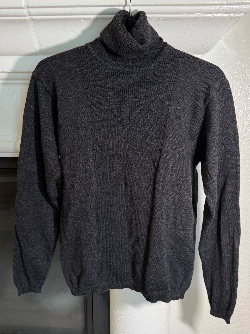 Vintage Pendleton Charcoal Gray Turtleneck Sweater 100% Virgin Wool